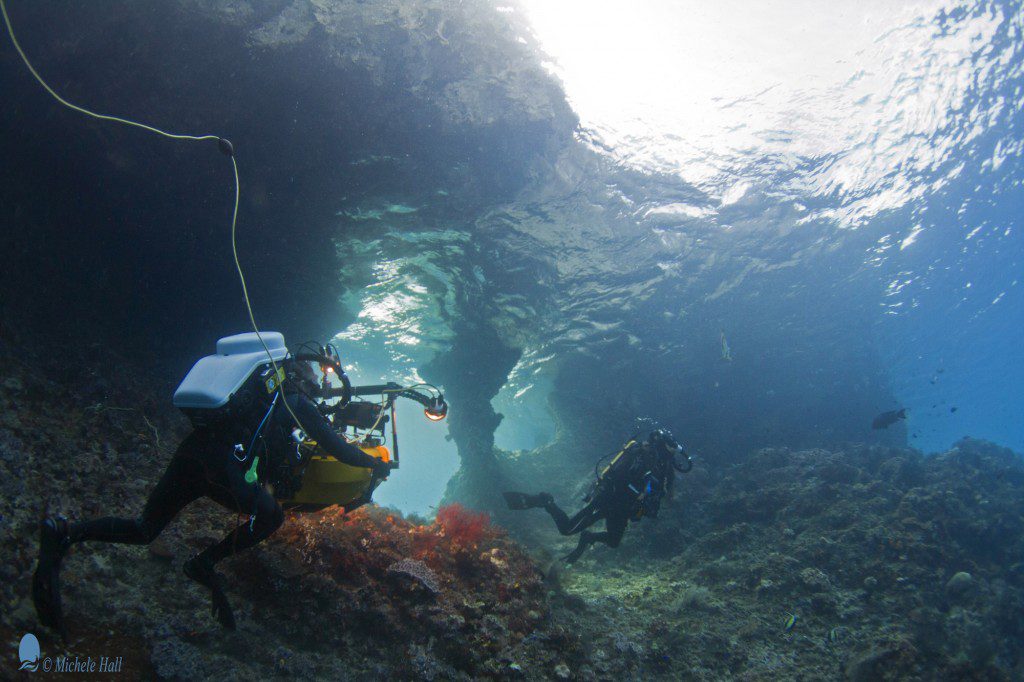Howard Hall and Peter Kragh film in IMAX for "MFF Journey to the South Pacific"